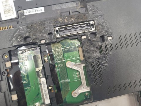 KADŁUBEK LAPTOP LENOVO THINKPAD T530 - NA CZĘŚĆI KADŁUBEK LAPTOP LENOVO THINKPAD T530 - NA CZĘŚĆI