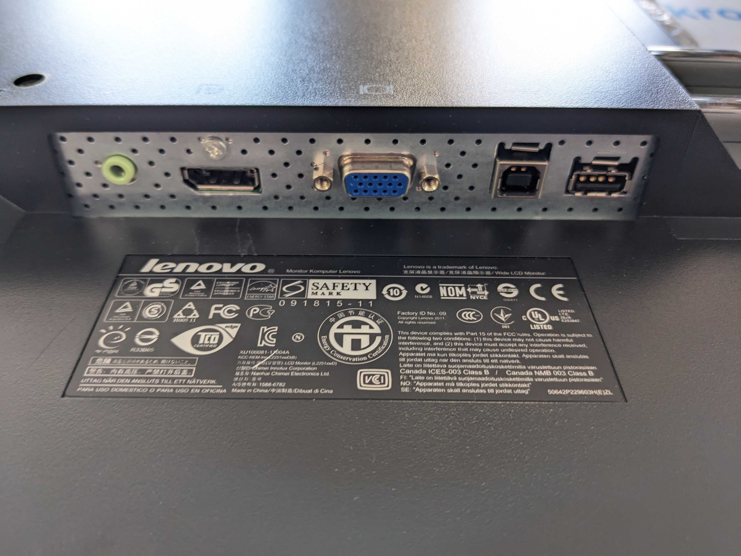 LENOVO L2251XWD | 22" | WSXGA+ | DP VGA | WITHOUT A STAND | Cables | PHOTO
